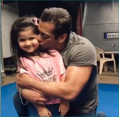 Video: Salman Khan kiss her little fan on Radhe's set
