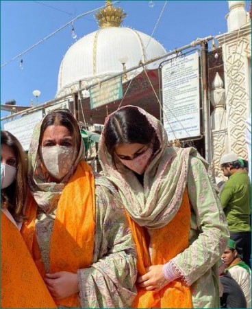 Sara Ali Khan arrives in Ajmer Sharif with her mother