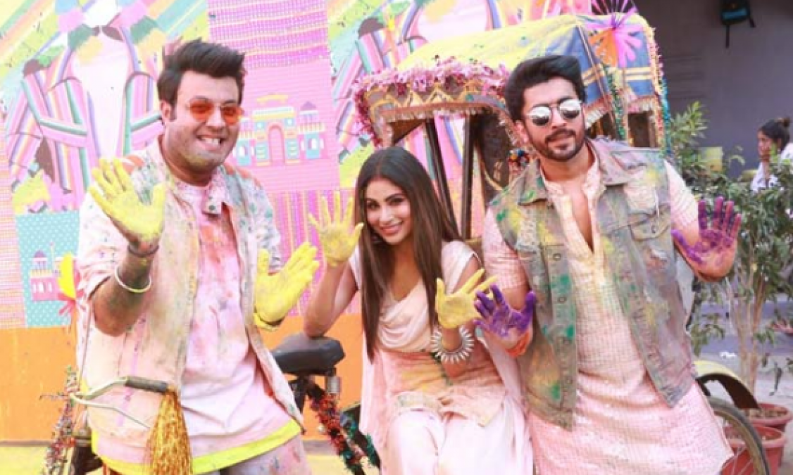 Mouni Roy played Holi with these two actors