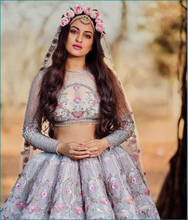 Sonakshi turns a beautiful angel for Peacock magazine