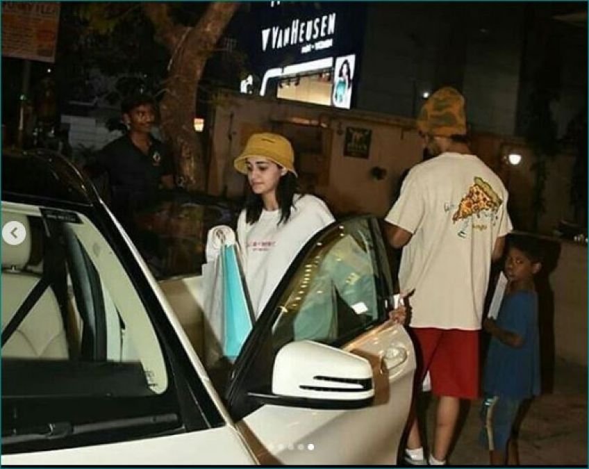 Ishan Khattar and Ananya Pandey spotted outside Food Mall