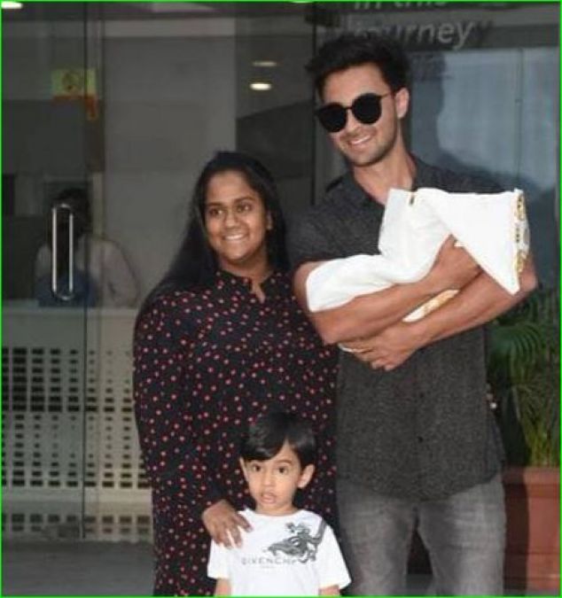 Arpita discharged from the hospital, see pictures
