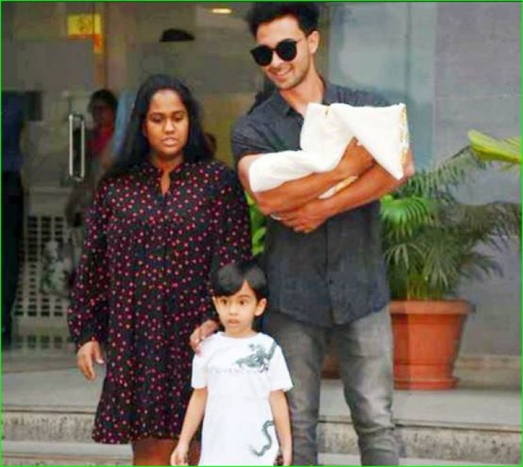 Arpita discharged from the hospital, see pictures