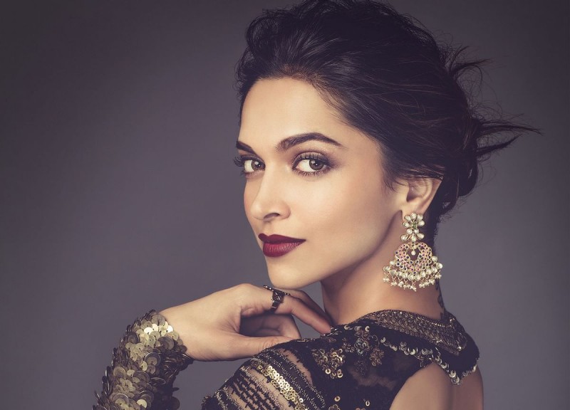 Deepika Padukone 'first' post on new year, reveals truth for deleting photos