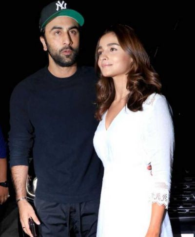 Alia Bhatt and Ranbir Kapoor's latest photo surfaced, sizzling chemistry seen between the two