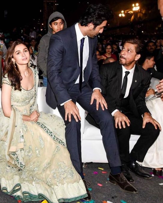 Alia Bhatt dances with Ranbir Kapoor and Shahrukh Khan, Video goes viral