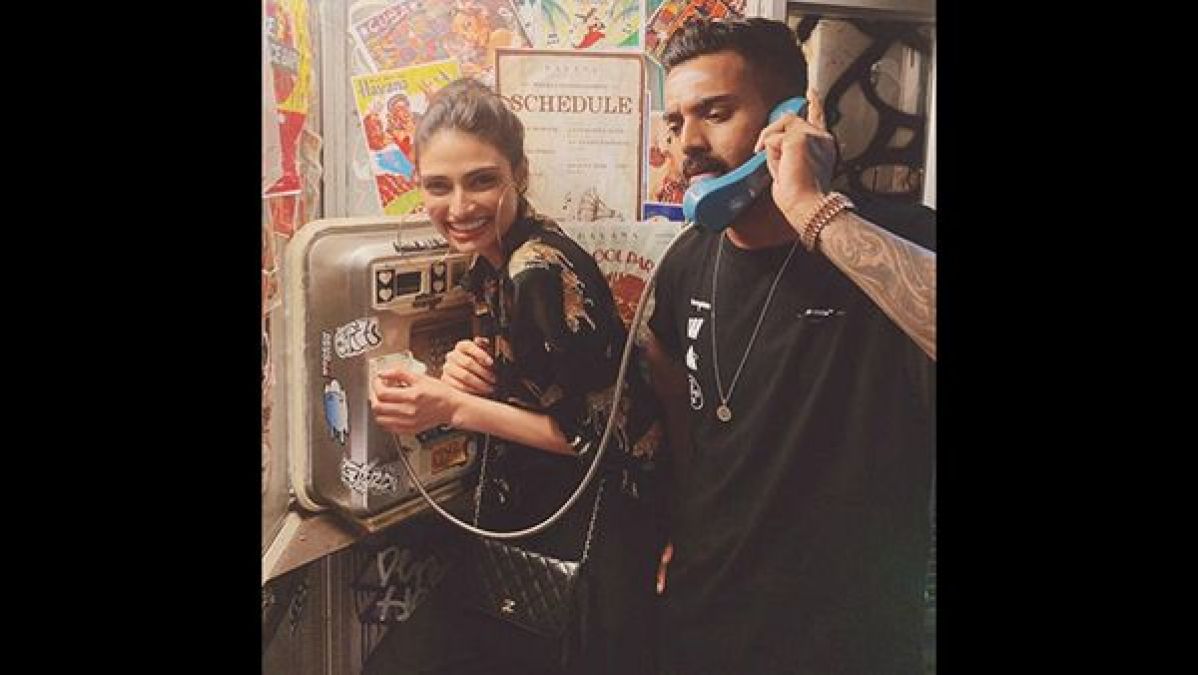 KL Rahul spotted with Sunil Shetty's daughter, returns to India after vacation