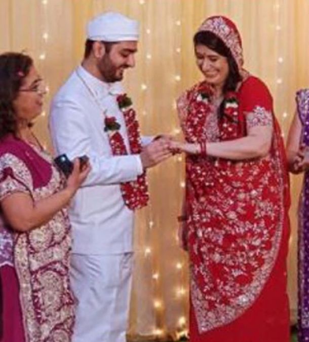 'Kuch Kuch Hota Hai' fame Parzan Dastur ties knot with fiance, See beautiful pictures