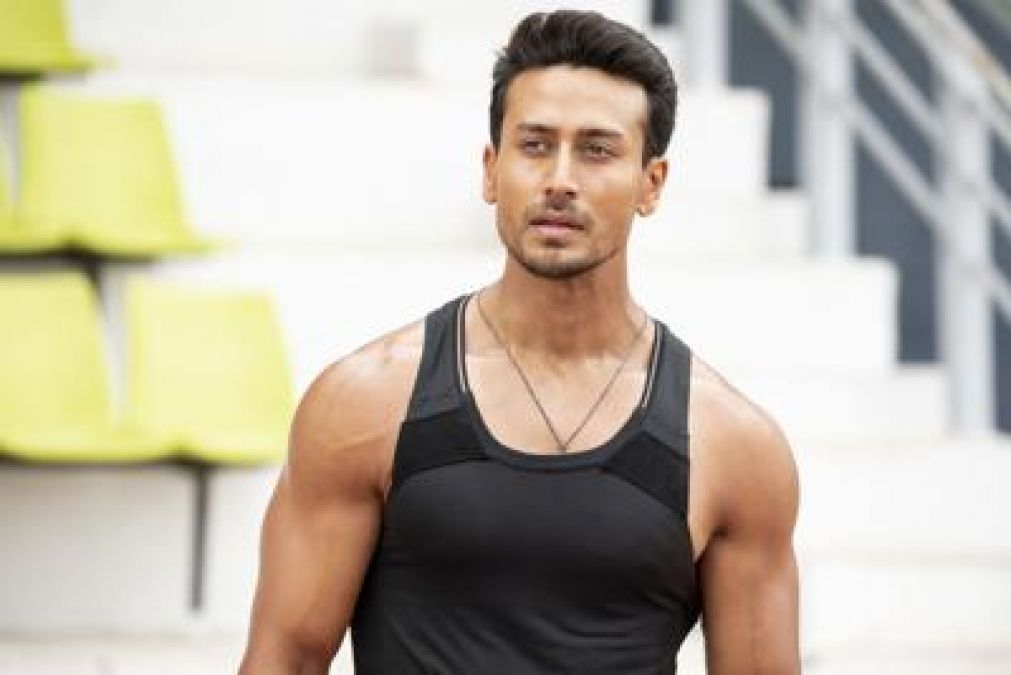 This cute video of actor Tiger Shroff goes viral, watch it here