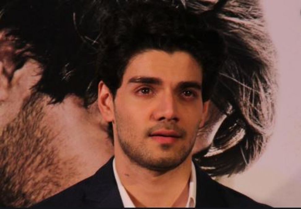 Aditya Pancholi's son Suraj Pancholi gives controversial statement against his own father