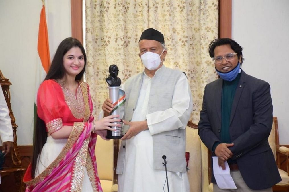 Munni of 'Bajrangi Bhaijaan' receives 'Bharat Ratna Dr Ambedkar Award', Harshali shares picture