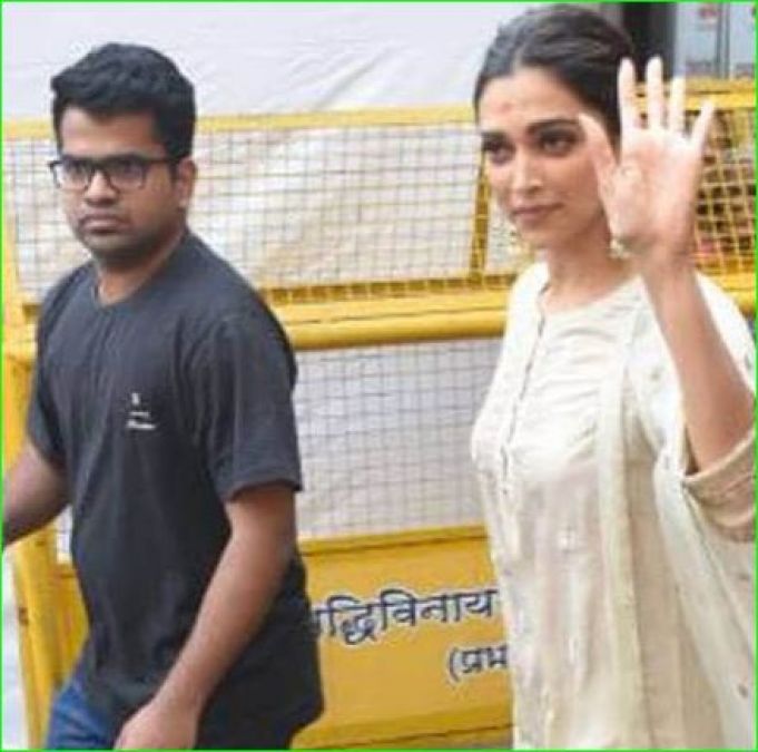 Deepika reached Siddhivinayak temple, won heart of fans in traditional look