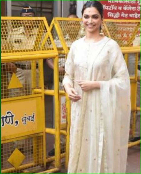 Deepika reached Siddhivinayak temple, won heart of fans in traditional look