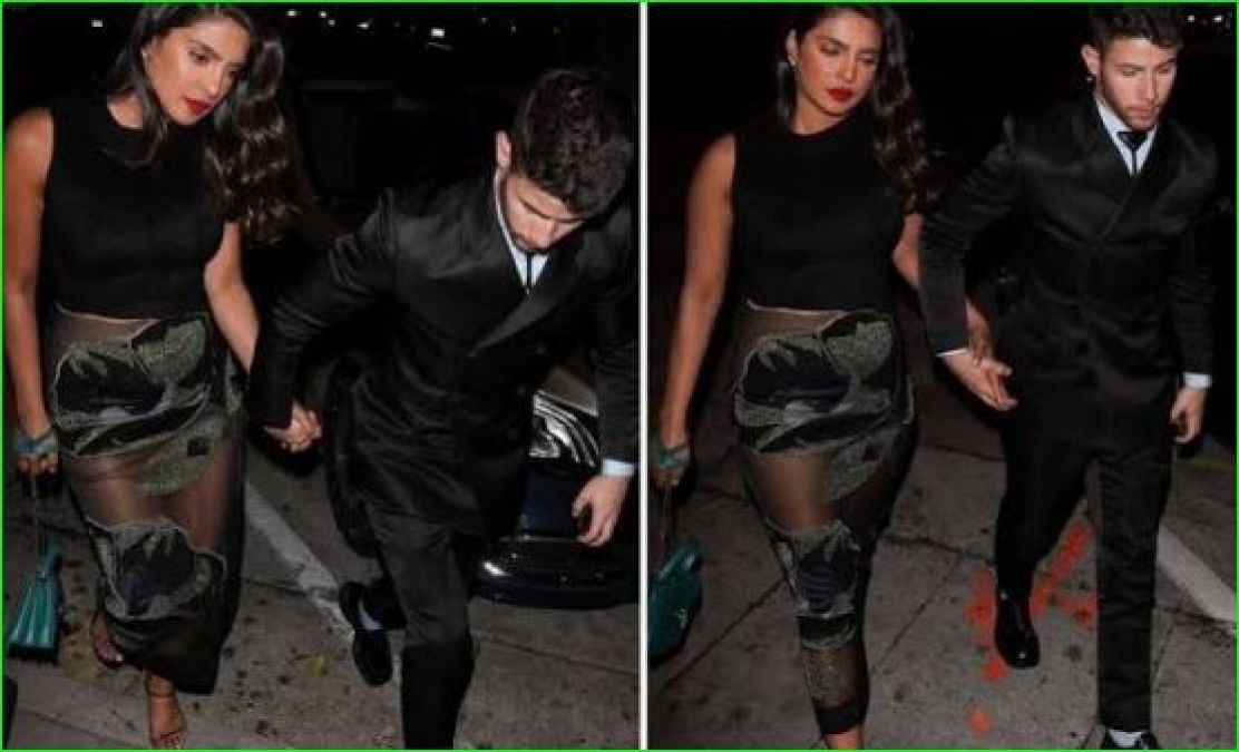 Priyanka's bag saved her from the Oops moment, you will be shocked to hear the price of bag