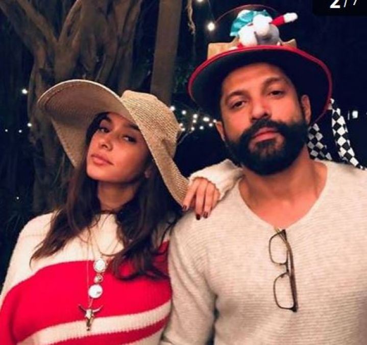 Farhan Akhtar may soon tie the knots of marriage with Shibani Dandekar