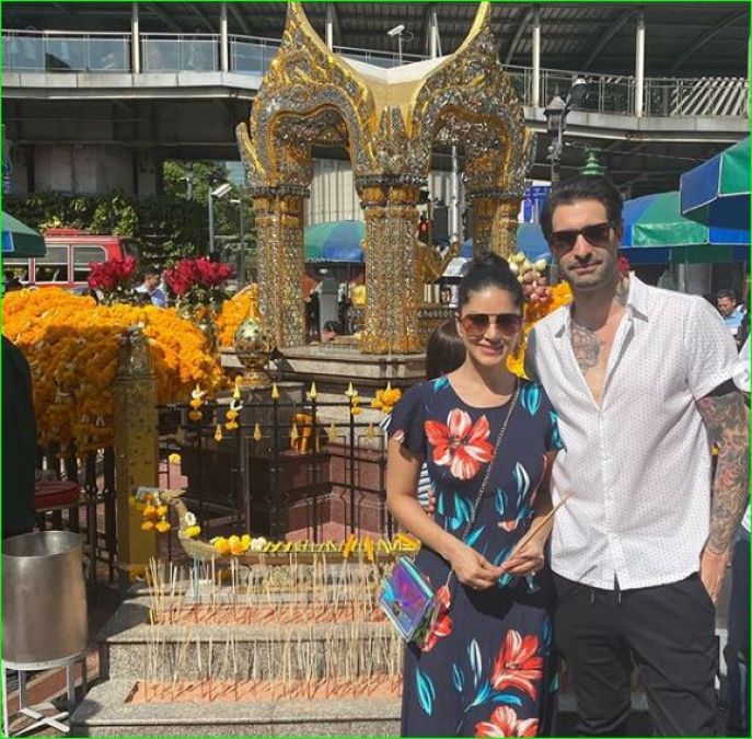 Sunny Leone reached the temple in Thailand with husband