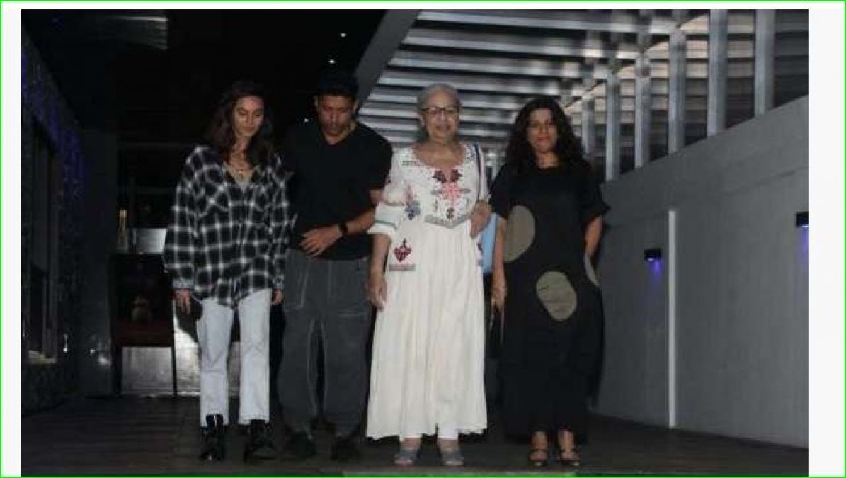 Farhan arrives for dinner with family and girlfriend