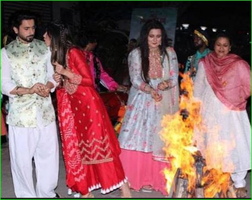 'Jai Mummy Di' stars celebrate Lohri festival, danced fiercely