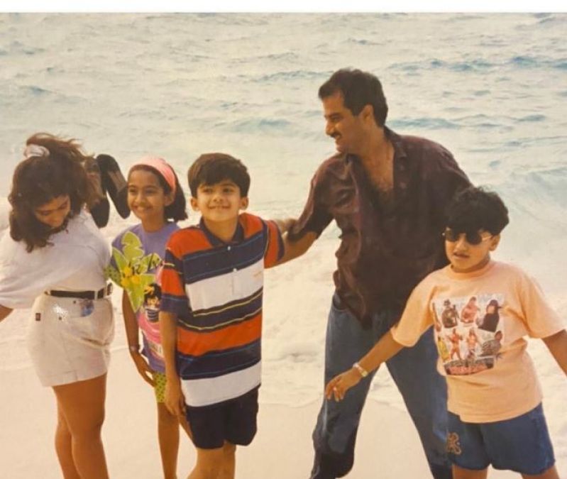 Boney Kapoor shares daughters' candid picture, fans happy to see