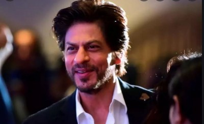 SRK back in action mode, fans went crazy seeing look