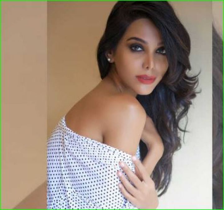 Supermodel Actress Natasha Suri Files FIR Against Man For Cyber Harassment