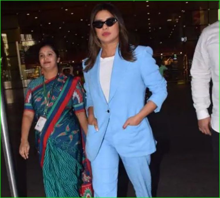 Priyanka was seen in the boss look at Mumbai airport, see picture