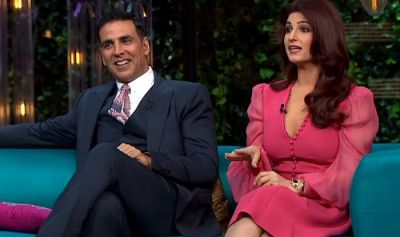 Twinkle Khanna faces middle-class problems, Sticks Specs-Chappal With Glue