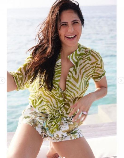 Katrina arrives in Maldives alone, shares beautiful pictures laughing