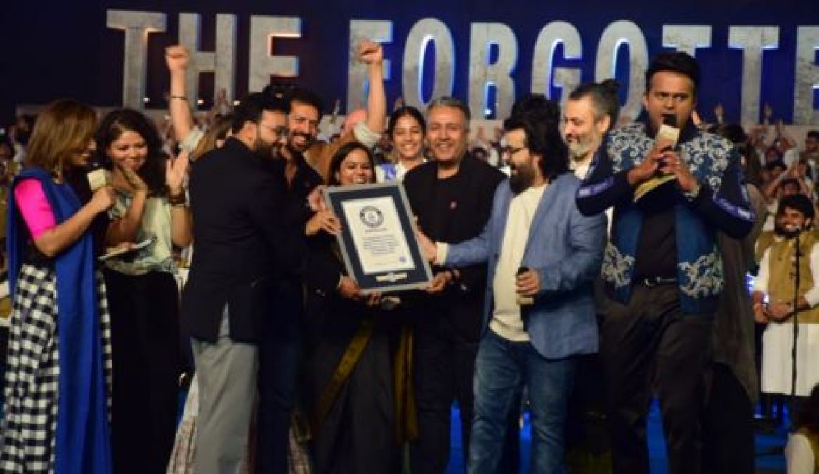 Pritam sets world record with his band, 1046 artists salute warriors