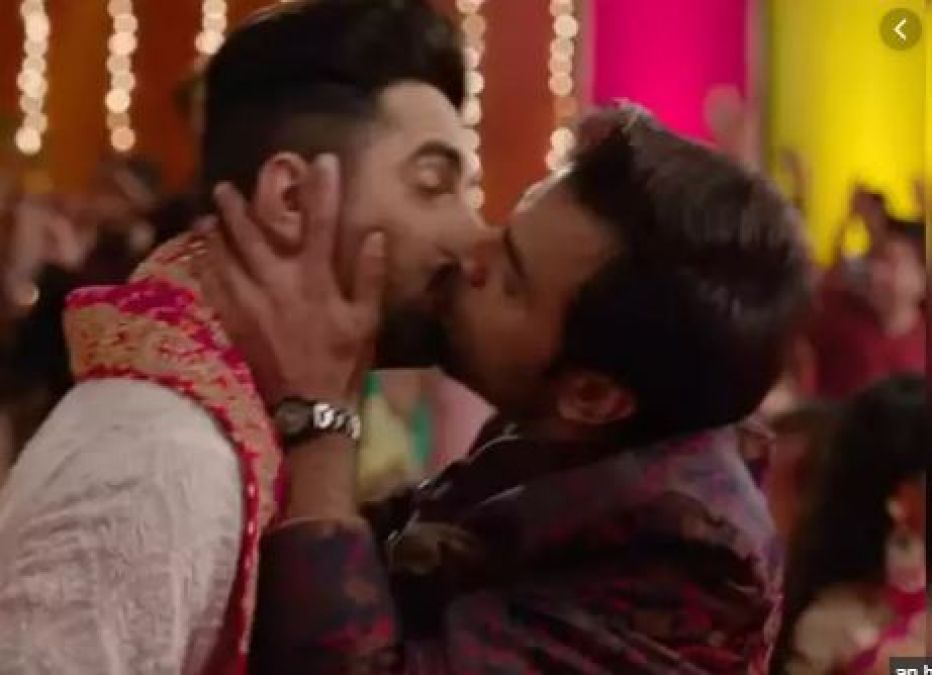 Shubh Mangal Jyada Savdhan song Gabru released, Ayushmann Khurrana and Jitendra Kumar kissed