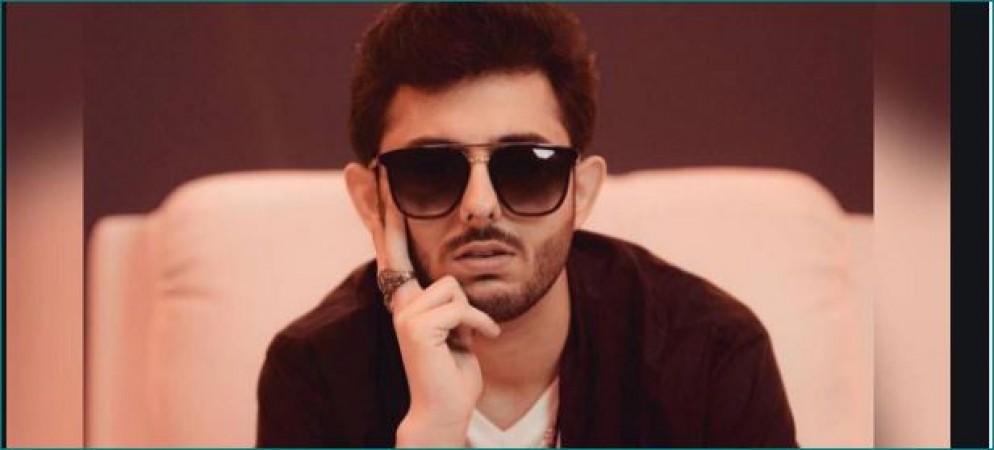 CarryMinati reveals reason on Kareena's talk show for deleting roasting video