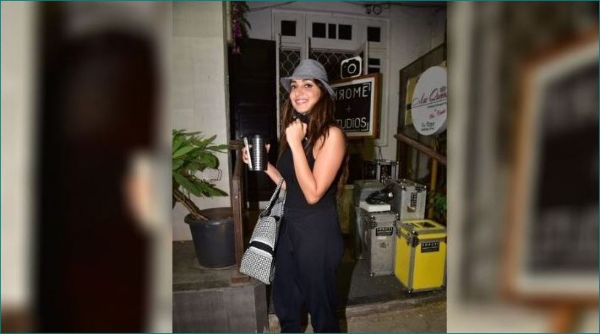 Kiara Advani spotted outside store with her luxurious 'Tote Bag'