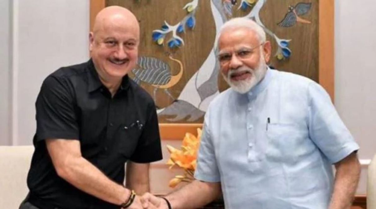 Anupam Kher turns excited on meeting PM Modi