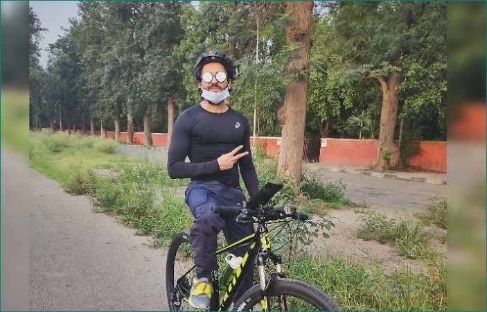 Ayushmann Khurrana fulfilling his hobby of cycling in Chandigarh