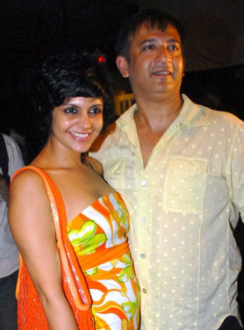 Mandira Bedi trolled at husband Raj Kaushal's funeral, users said these things