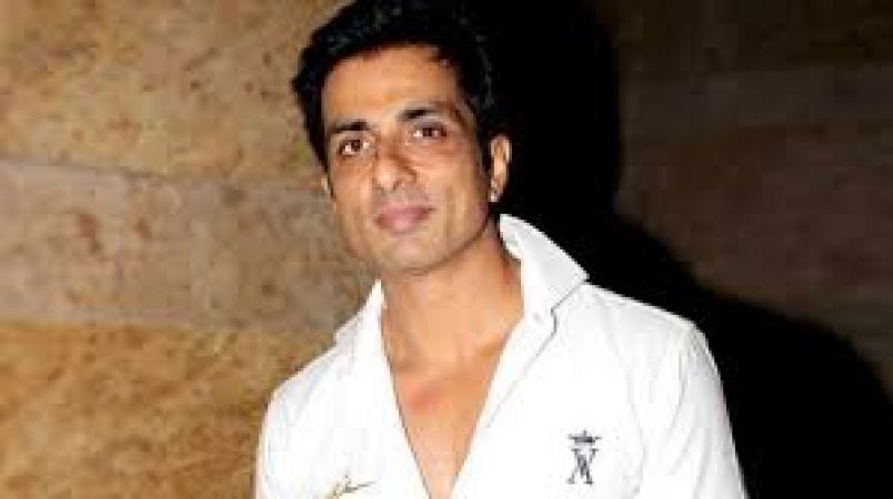 Sonu Sood became god for migrant labors, helps then to reach home