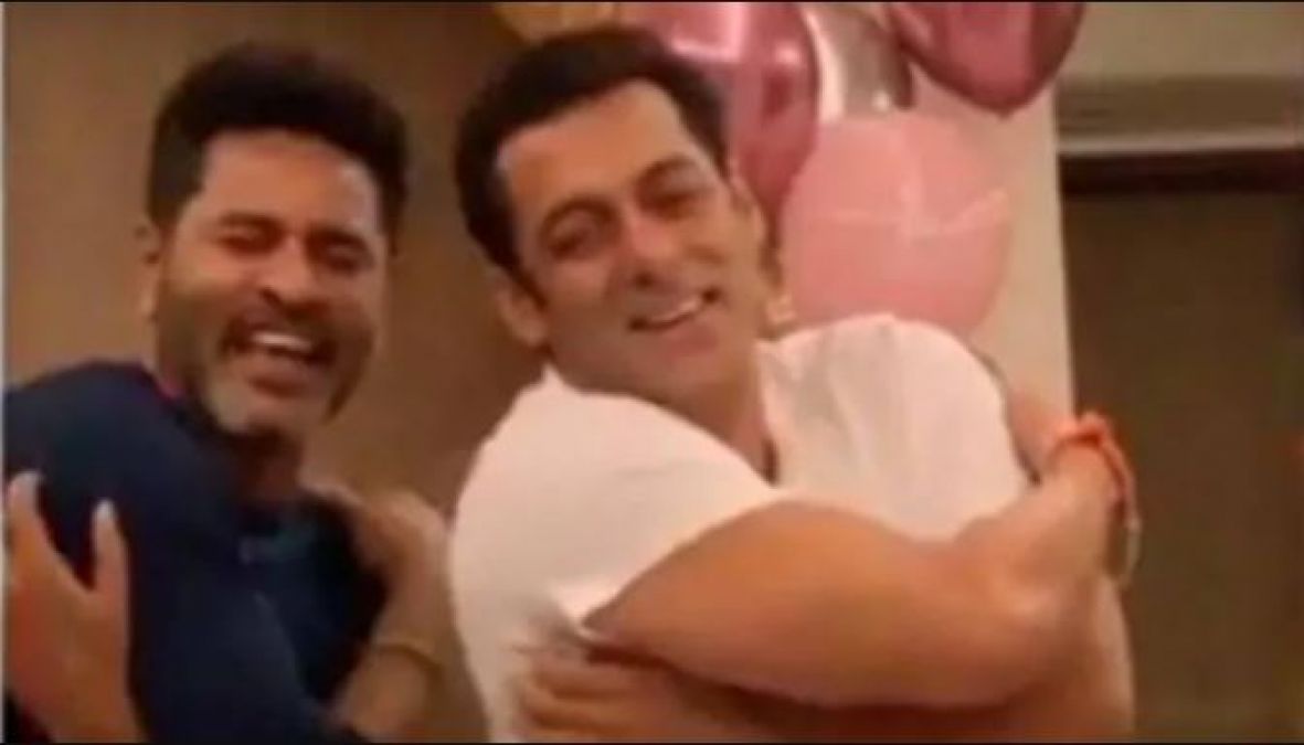 VIDEO: Salman and Prabhu Deva shook legs on this hit song; see here!