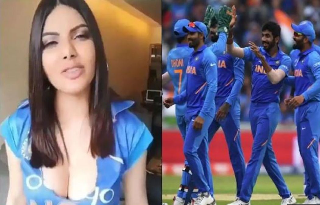 World Cup 2019: टीम इंडिया की जर्सी पहन शर्लिन चोपड़ा गाया रैप