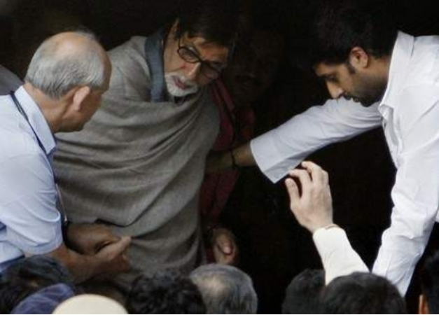Amitabh Bachchan test positive for corona, admitted to Nanavati Hospital