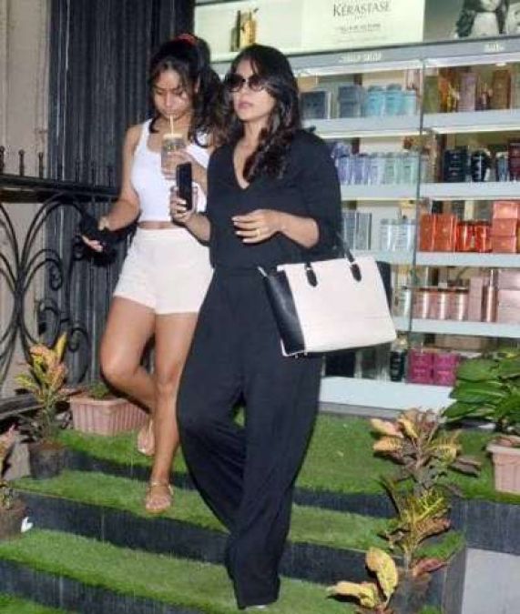Kajol was Spotted here with her daughter, see photos!