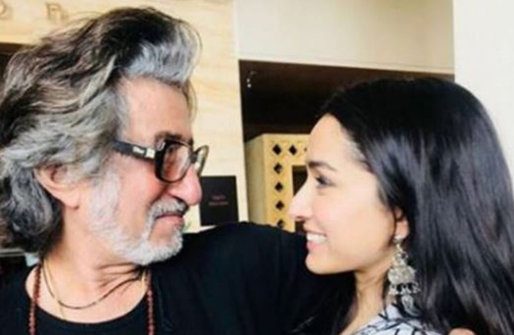 What?? Father Shakti Kapoor has no idea about Shraddha's marriage!