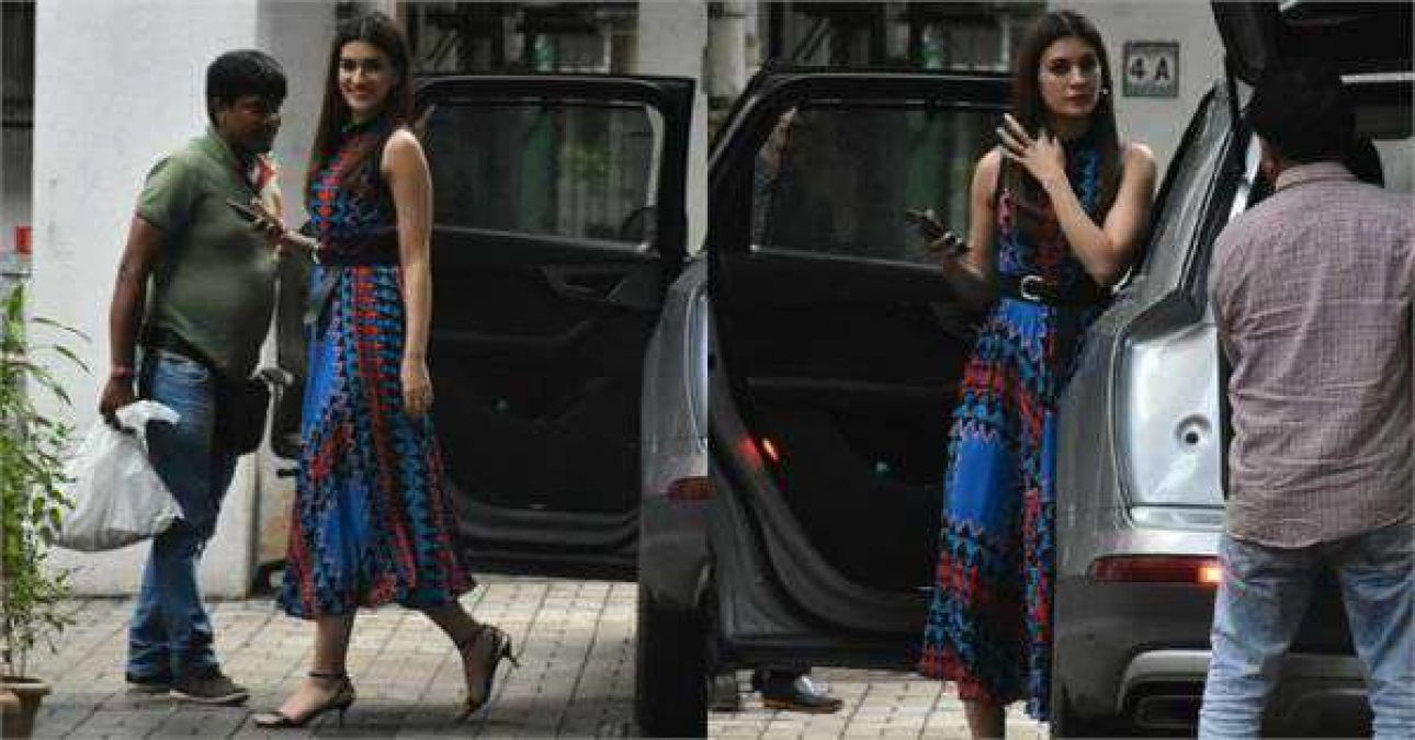 Look at Kriti's special look from the car; see here!