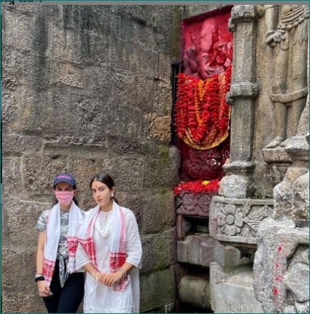 Sara Ali Khan visits Kamakhya Temple, shares pictures from her trip