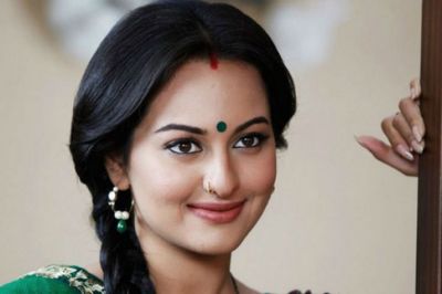 Sonakshi Sinha in trouble, warrant issued