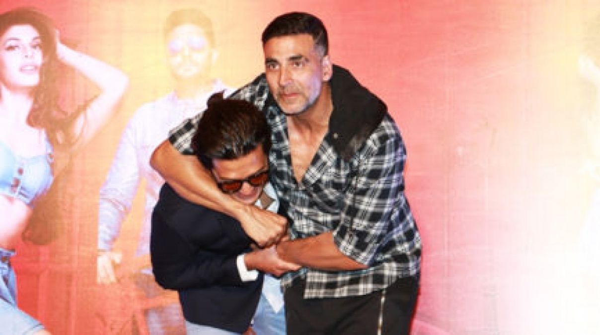 From rumours of dating Rekha to have Canadian citizenship, Akshay Kumar is surrounded by controversies