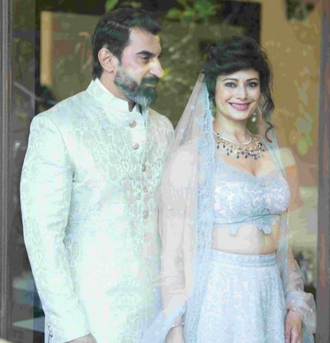 this Bollywood couple looks hot after the marriage