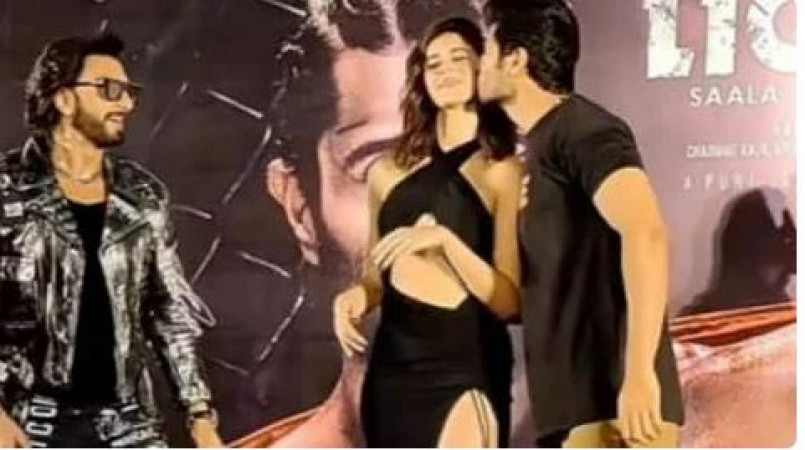 VIDEO: विजय ने किया अनन्या को Kiss, गुस्से में स्टेज छोड़कर जाने लगे रणवीर सिंह तो...