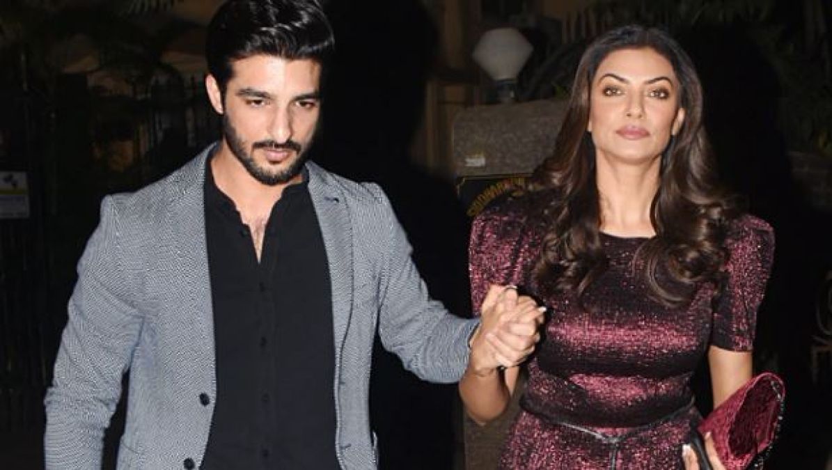 Sushmita looks Quite Romantic With Hands-In-Hand with Boyfriend, See Photos