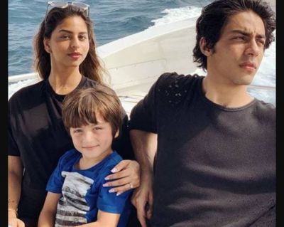 SRK holidays with family in Maldives, Gauri shares rare pic of kids