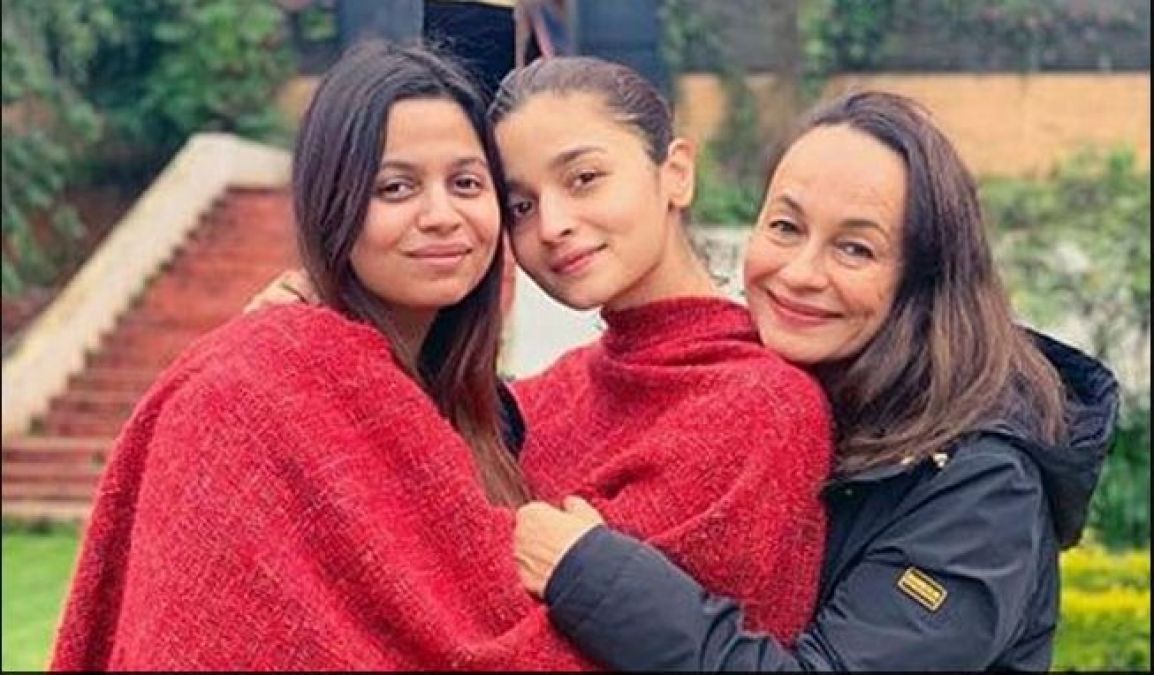 Alia shared a special photo with mother-sister; both sisters were draped in a red shawl